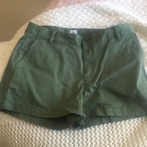 Green gap shorts